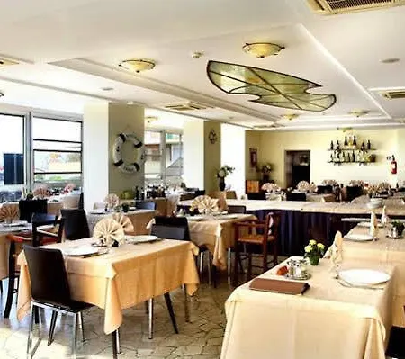 Patrizia 3* Риччоне