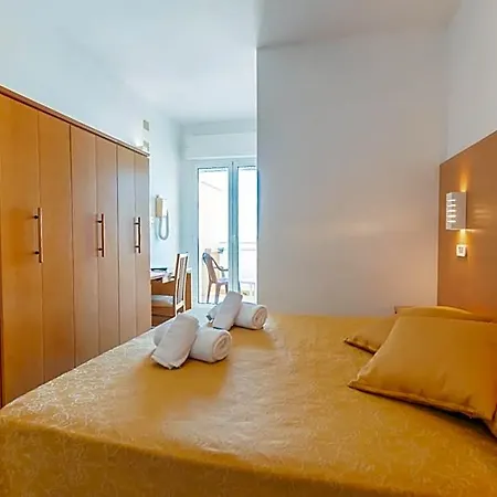 Patrizia 3*